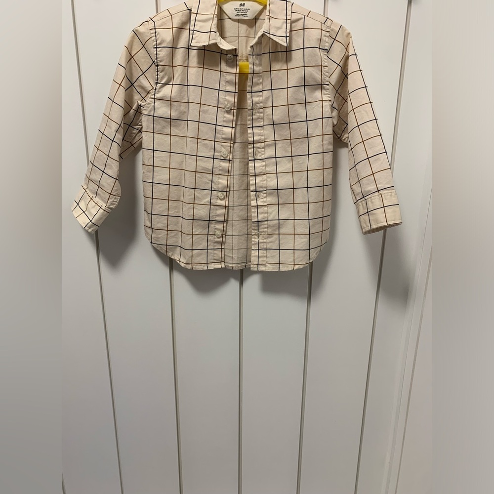 💜2/$30 H&M Cotton Shirt - Cream and Blue - Picture 2 of 6